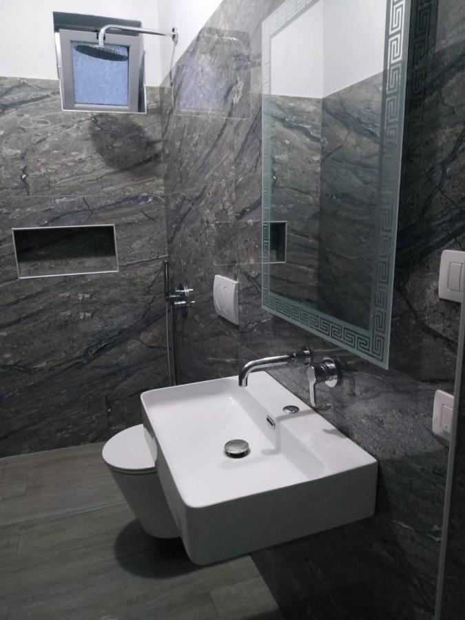 River Bridge Private Room Гирокастра Экстерьер фото